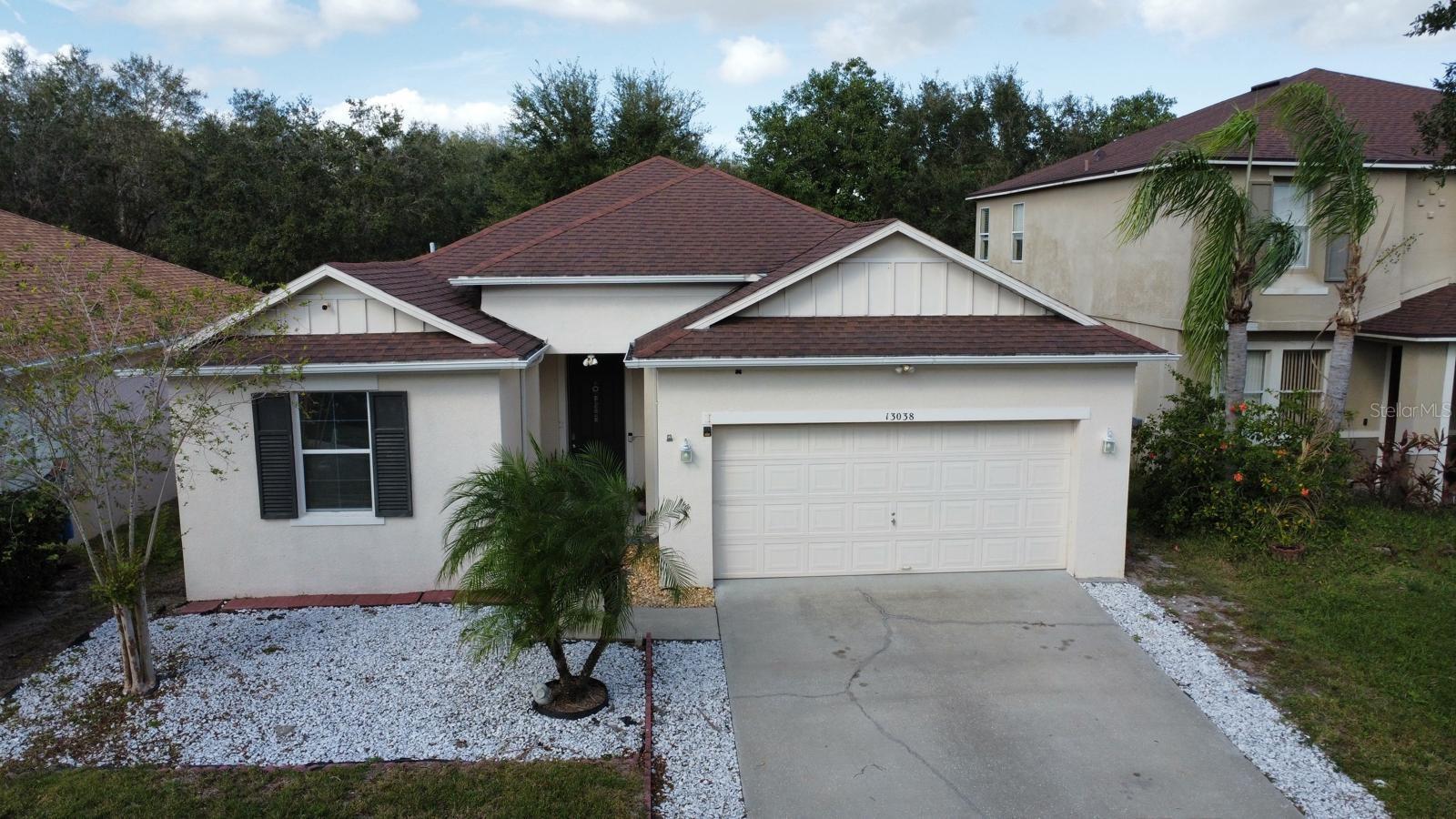 Property Photo: 13038 Oulton Cir FL 32832