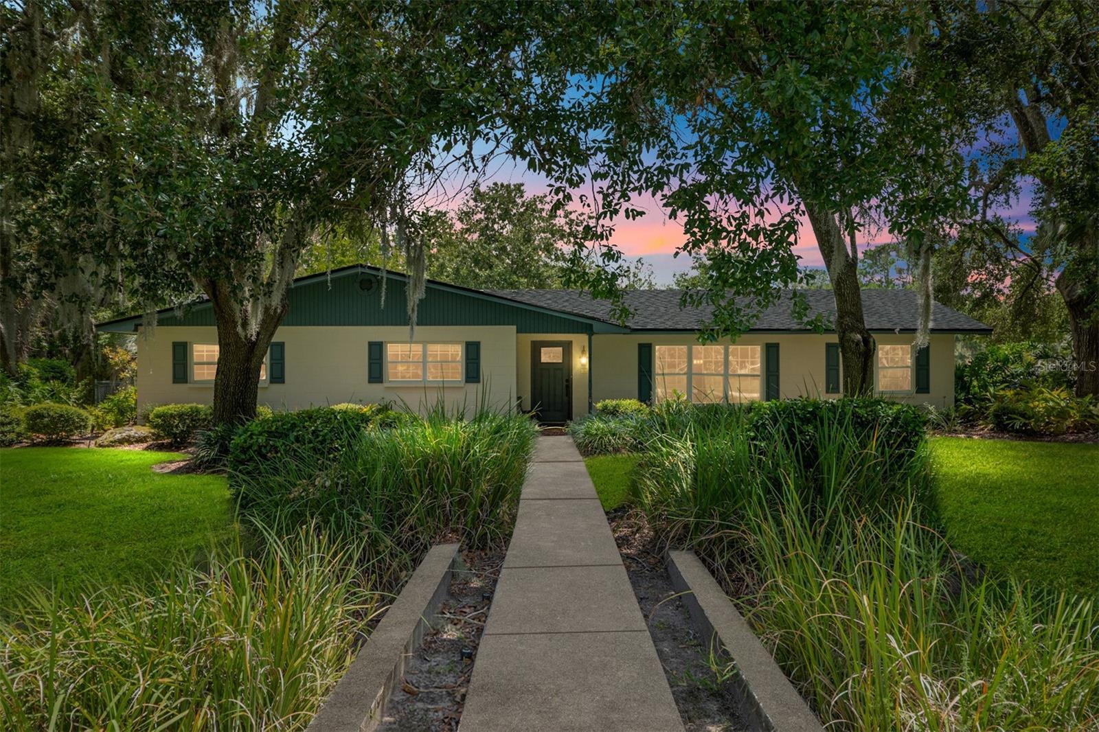 Property Photo: 703 NW 89th Street FL 32607