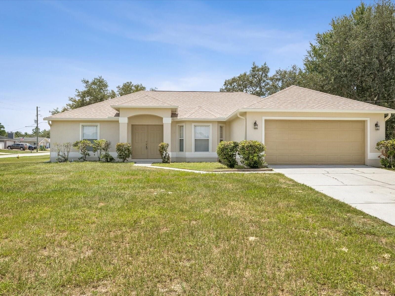 Property Photo:  1402 Aladdin Road  FL 34609 