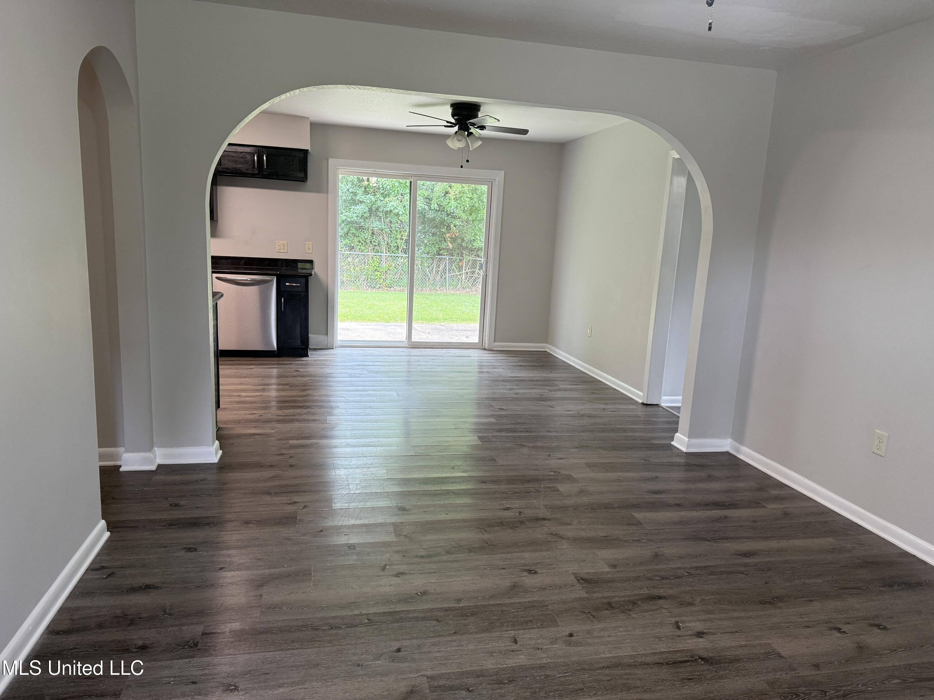 Property Photo: 308 Meadowood Circle MS 39560