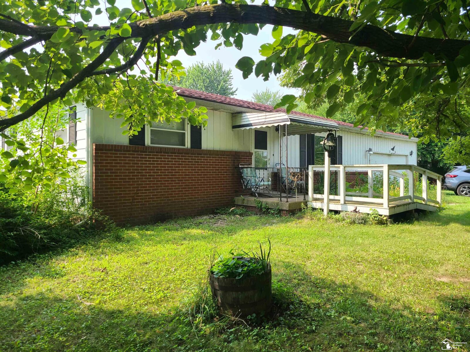 Property Photo: 14305 S Telegraph Road MI 48145