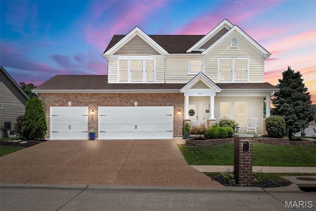Property Photo:  107 Albany Manor Drive  MO 63385 