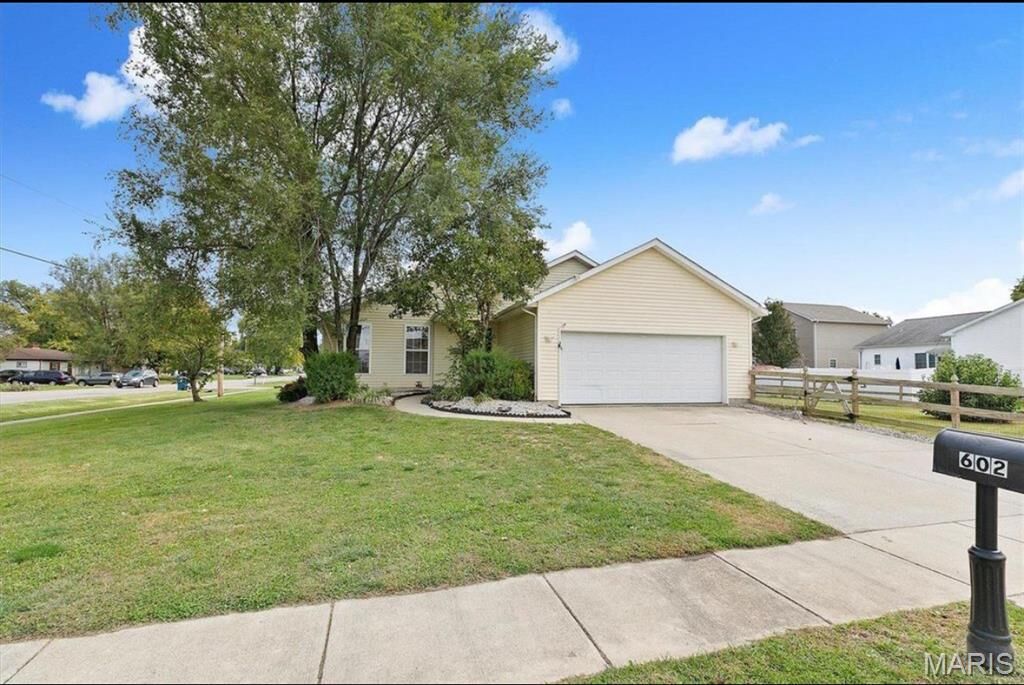 Property Photo:  602 S 5th Street  IL 62232 