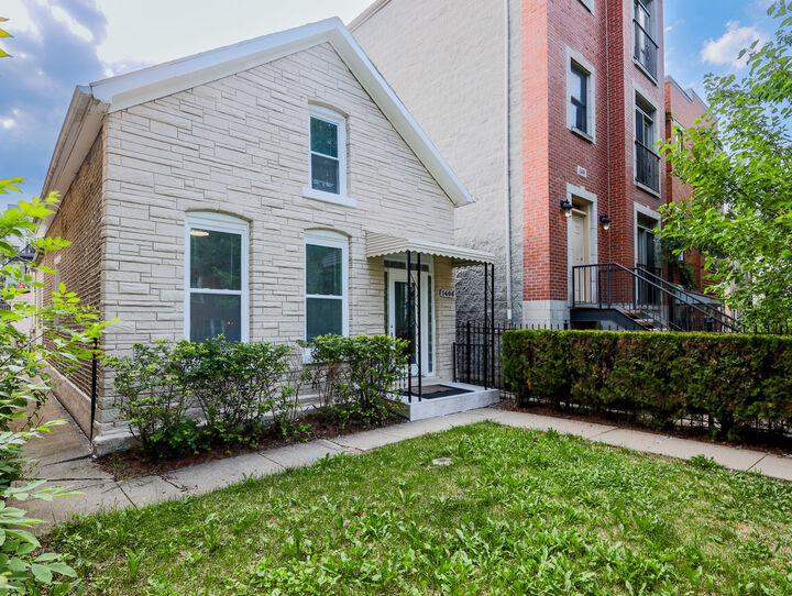 Property Photo:  1406 N Artesian Avenue  IL 60622 