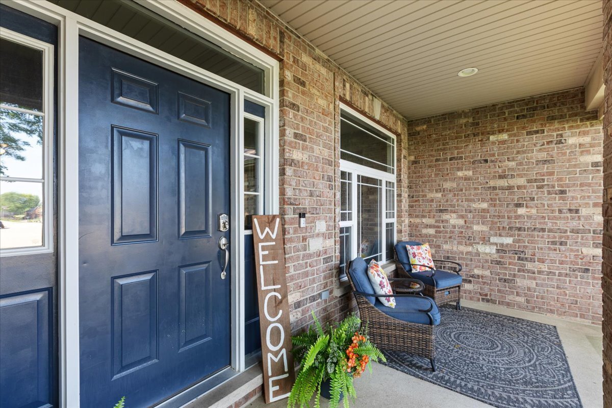 Property Photo:  905 Tall Grass Court  IL 60552 