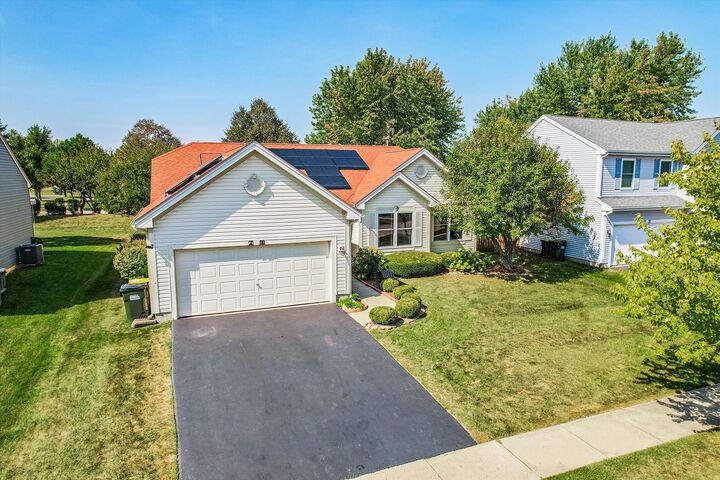 Property Photo:  2911 Banbury Lane  IL 60156 