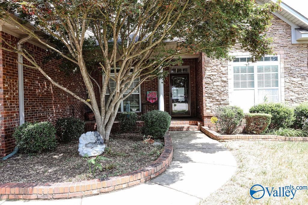 Property Photo:  150 Shackleford Road  AL 35759 
