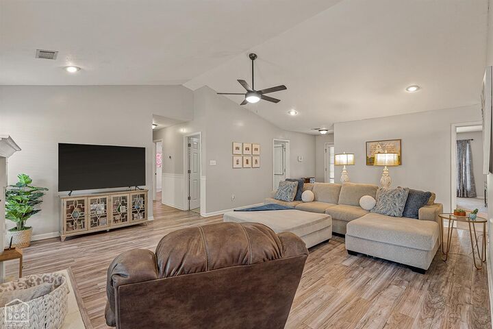 Property Photo:  1900 Oakwood Circle  AR 72404 