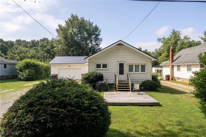 Property Photo:  862 E Overton Drive  OH 44319 