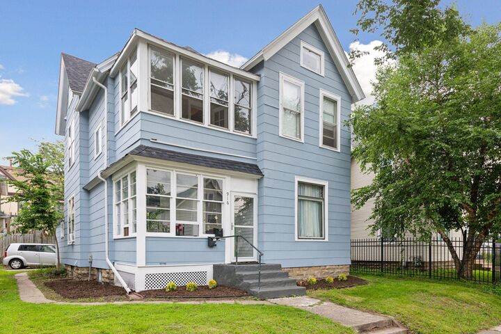 Property Photo: 916 W 26th Street MN 55405
