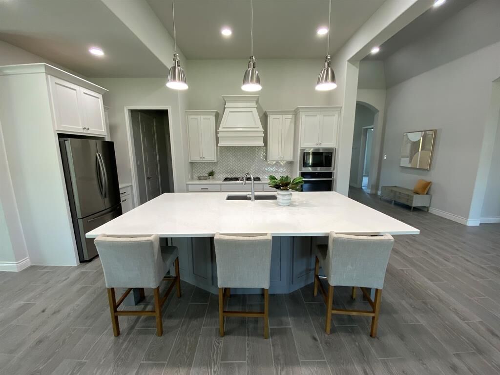 Property Photo: 1008 Myers Park Trail TX 76262