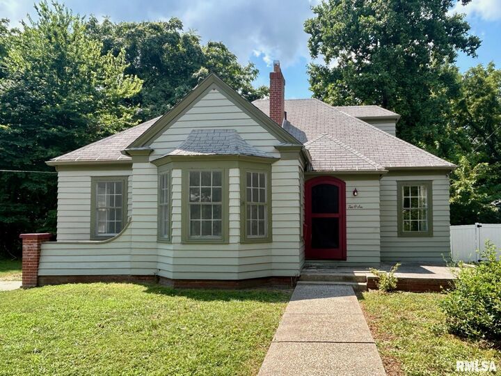 206 S Maple Street  Carbondale IL 62901 photo