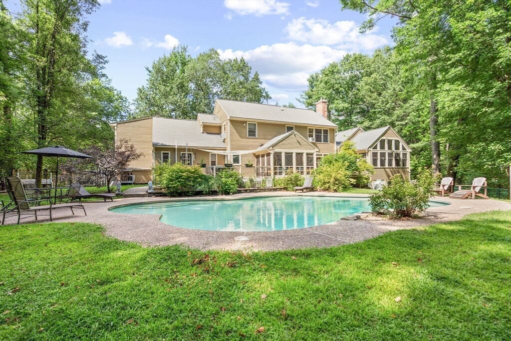 Property Photo: 9 Stagecoach Rd MA 01541
