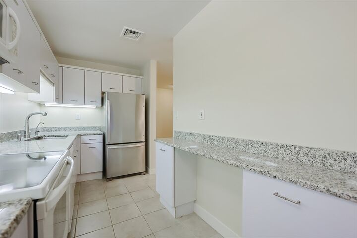Property Photo:  26 Holly Ln 3E  MA 02467 