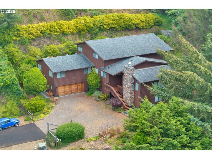 Property Photo:  635 Radar Rd  OR 97498 