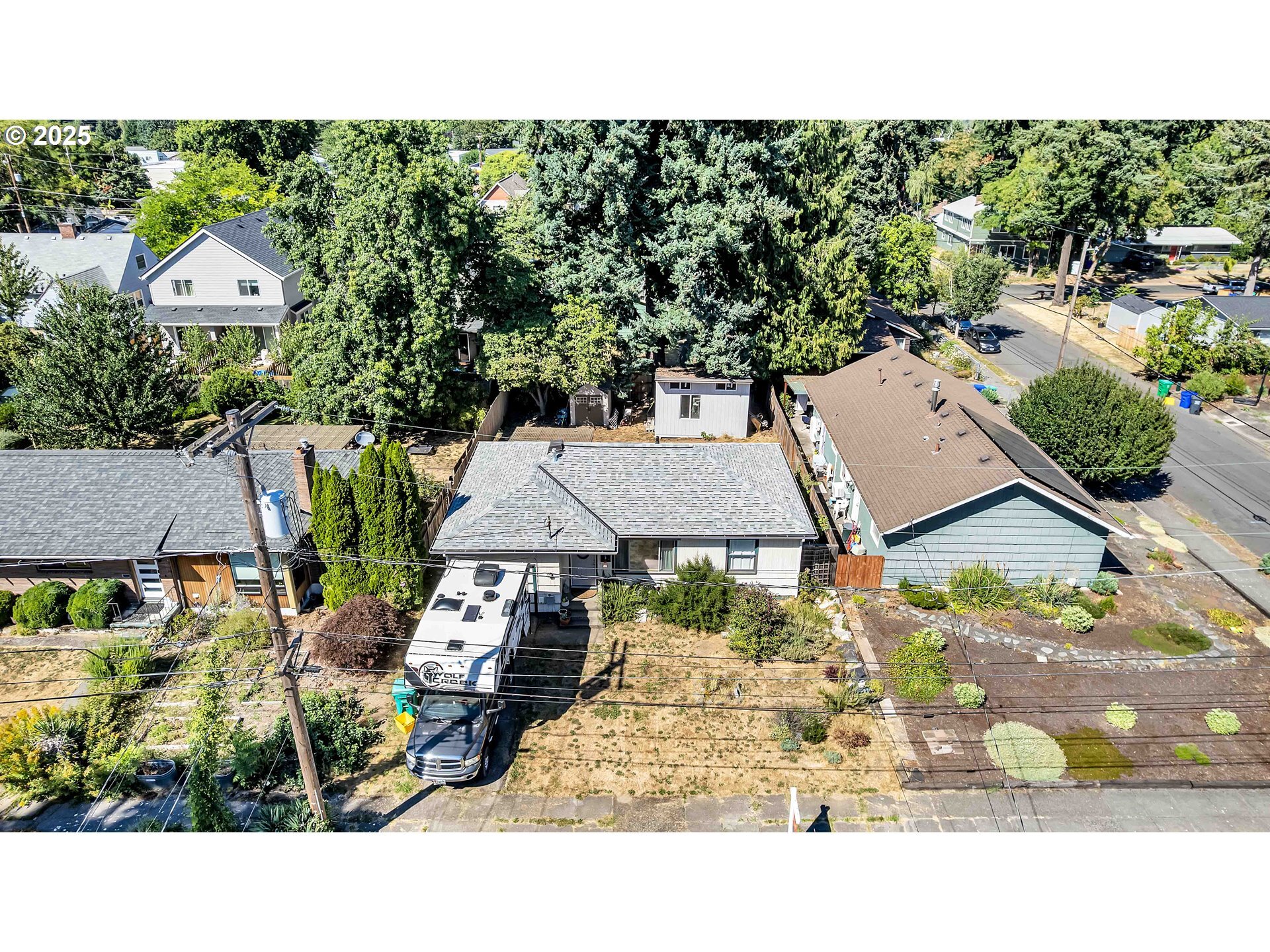 Property Photo: 6815 N Sedro St OR 97203