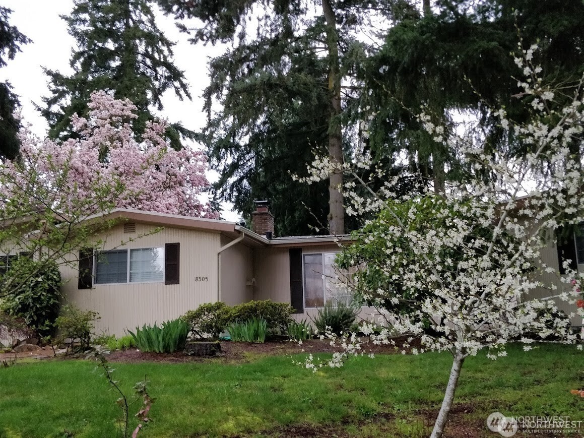 Property Photo:  8305  134th Avenue NE  WA 98052 