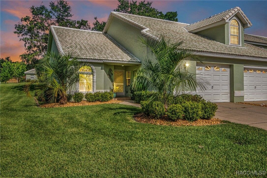 Property Photo: 705 Peebles Court FL 34453