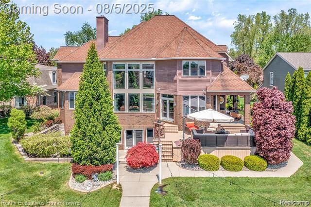 Property Photo:  2916 Woodstock Circle  MI 48060 