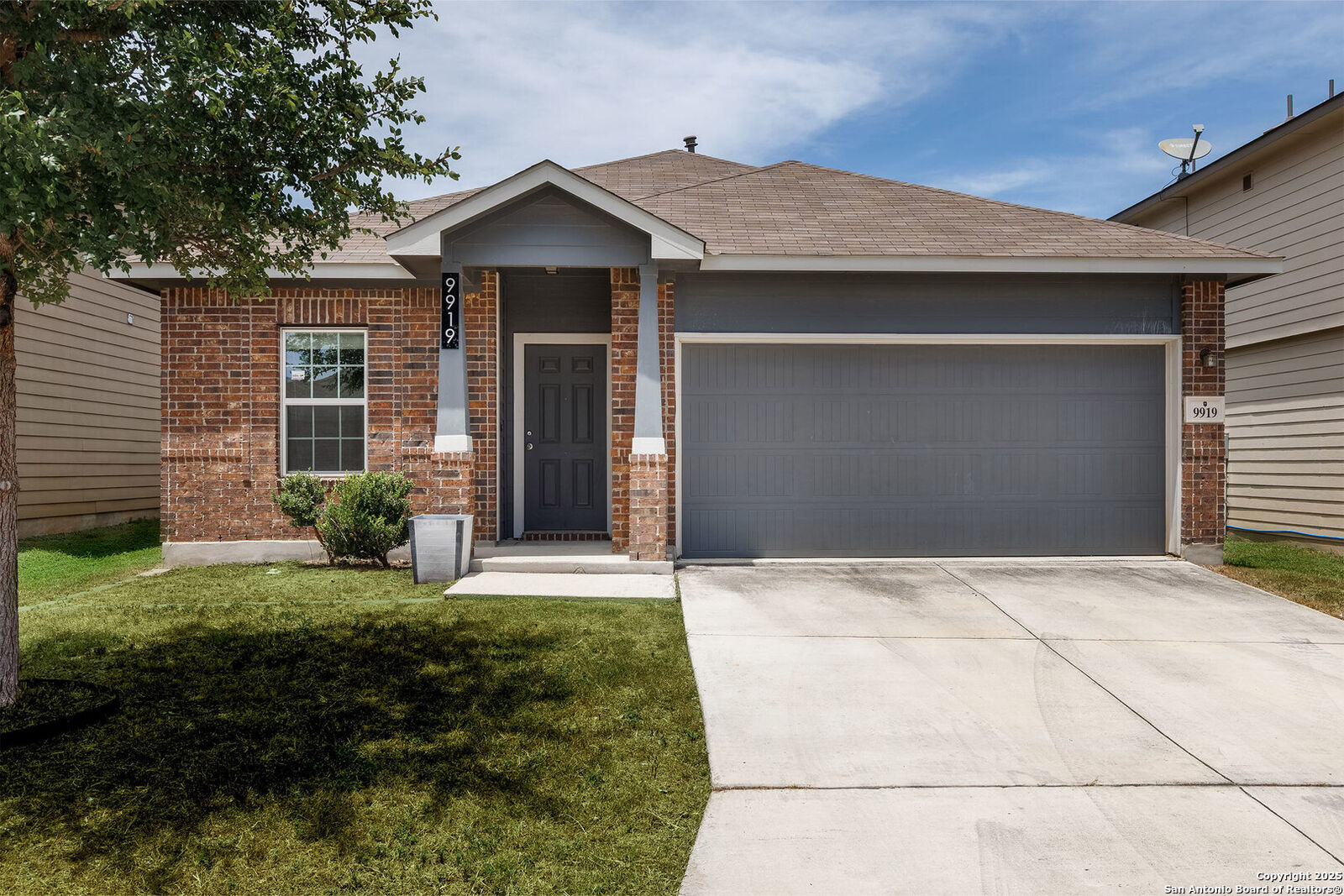 Property Photo: 9919 Belmore Cove TX 78245