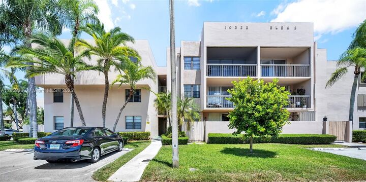 10525 SW 112th Ave 113  Miami FL 33176 photo