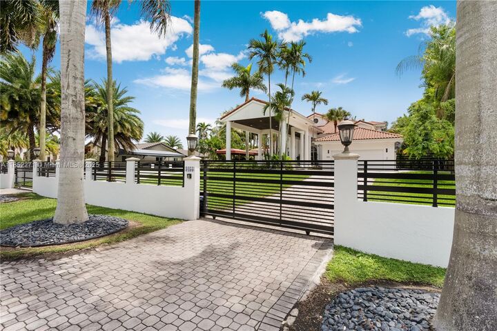 Property Photo:  3455 SW 130th Ave  FL 33175