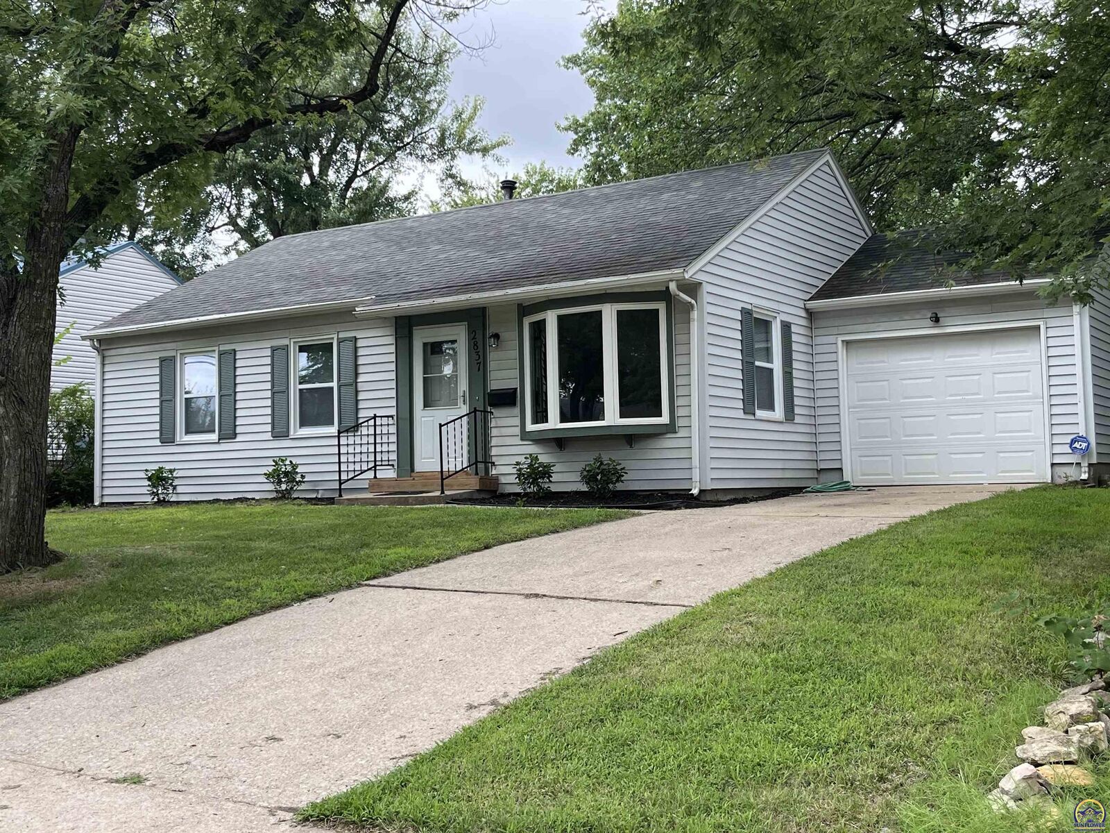 Property Photo: 2837 SW Hillcrest Rd KS 66614