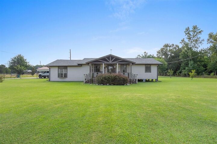 Property Photo: 1576 Georgia Rd Road LA 70611