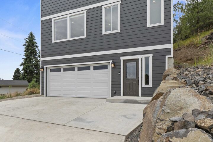 Property Photo: 8407 N Carolina Way WA 99208