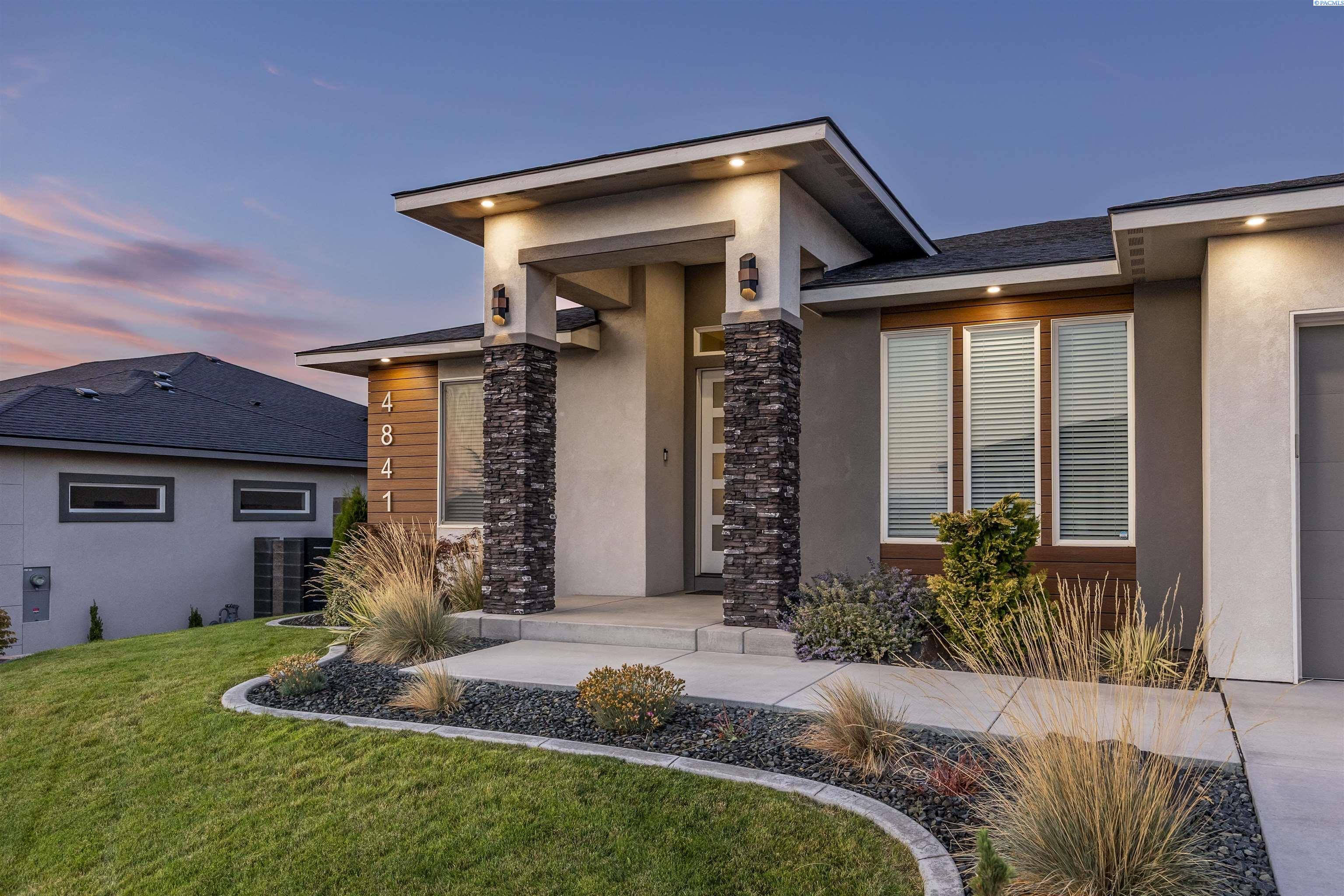 Property Photo:  4841 S Reed St  WA 99337 