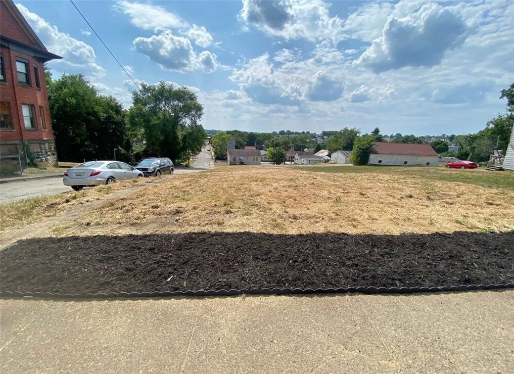 Property Photo:  249 Locust Ave  PA 15301 