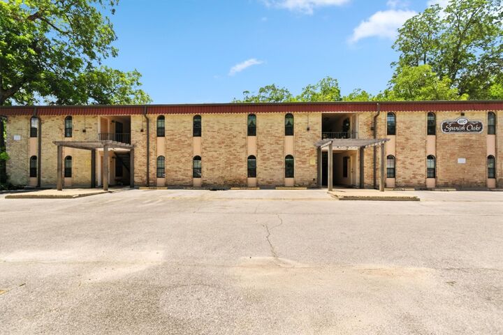 Property Photo: 407 E 45th Street 111 TX 78751