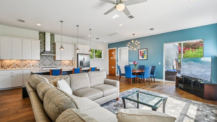 Property Photo: 2211 New York Avenue A TX 78702