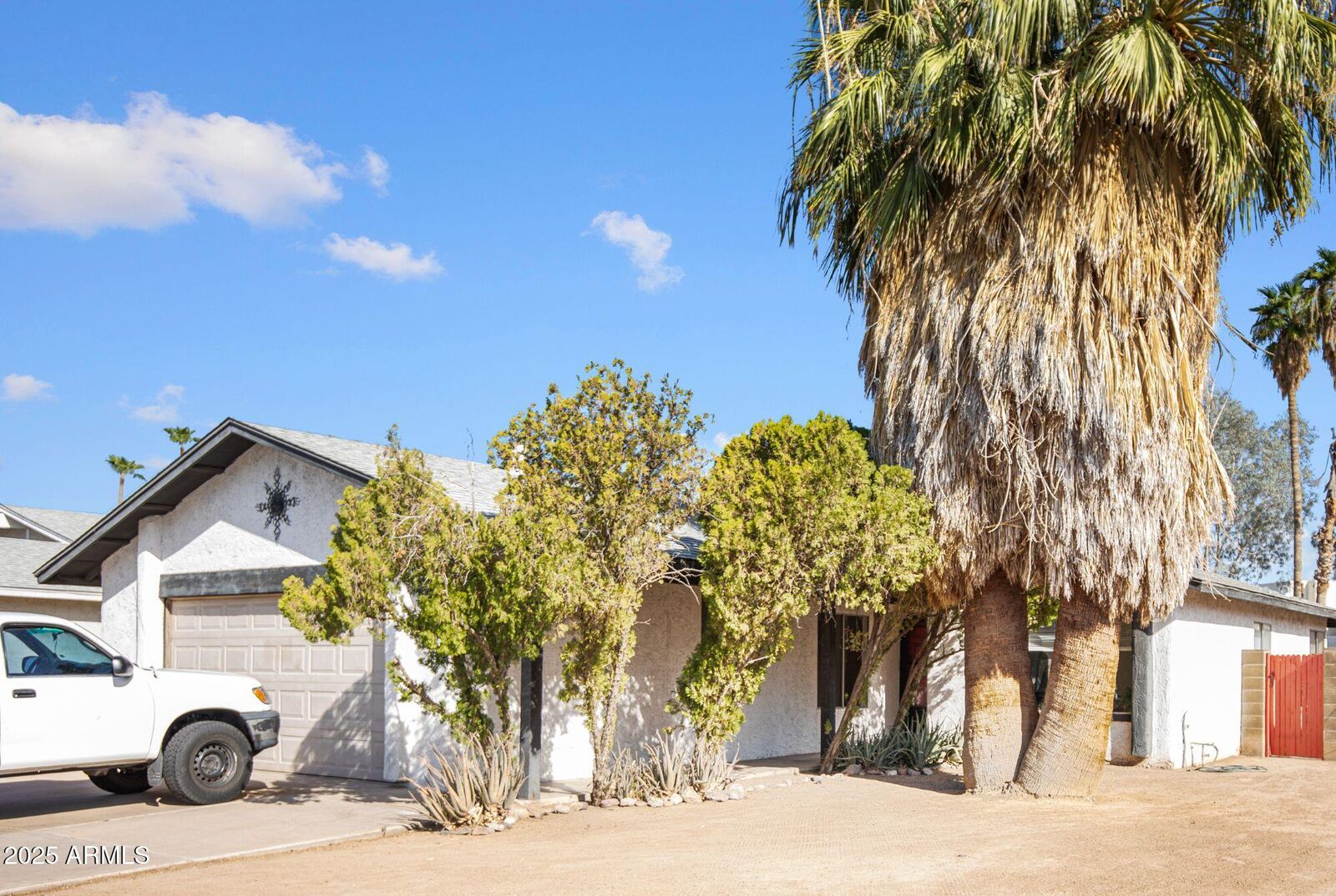 Property Photo: 745 W Grove Circle AZ 85210