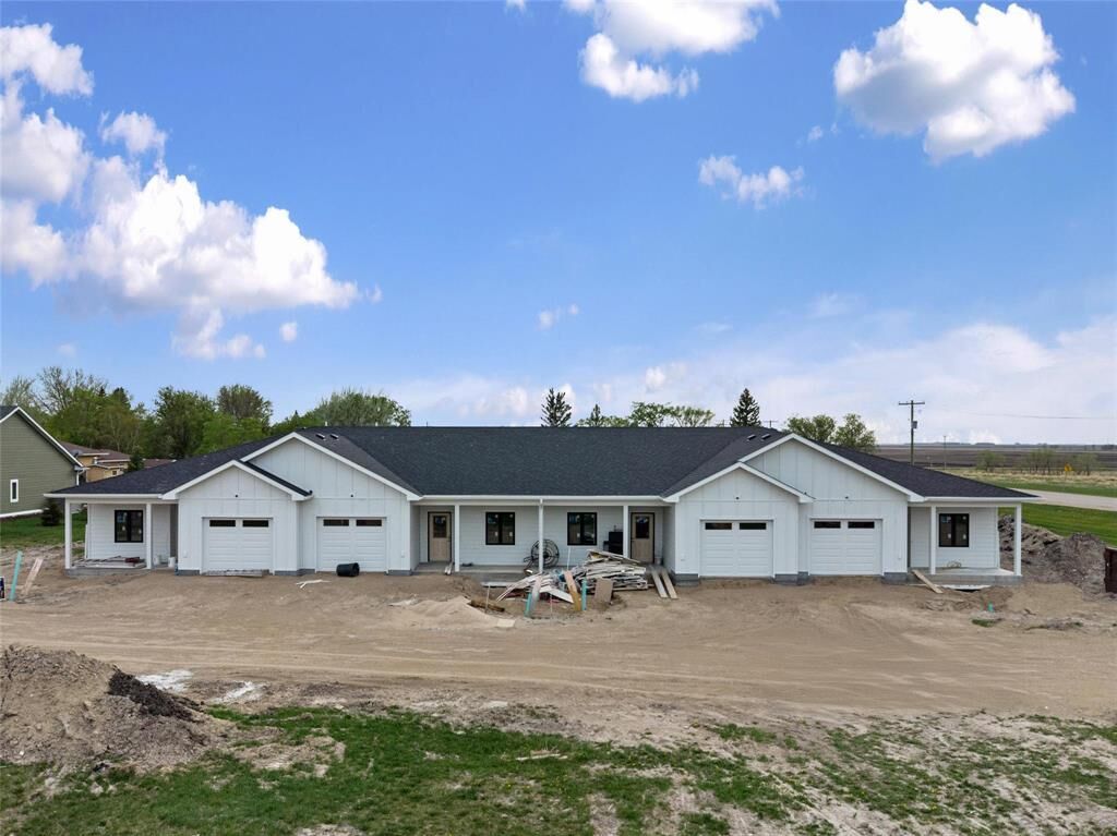 Property Photo: 5 Rue Danka Street MB R0A 1T0