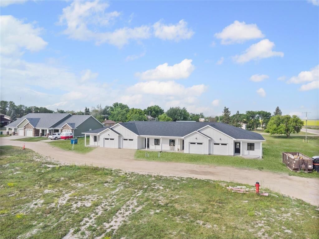 Property Photo:  5 Rue Danka Street  MB R0A 1T0 