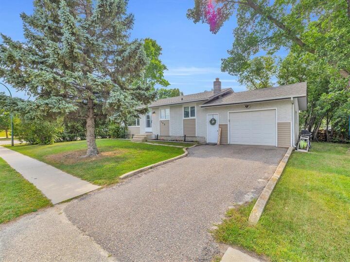 Property Photo: 153 Fifth Street South MB R0E 0C0