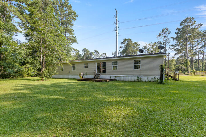 Property Photo:  250 W Medina Street  SC 29483 
