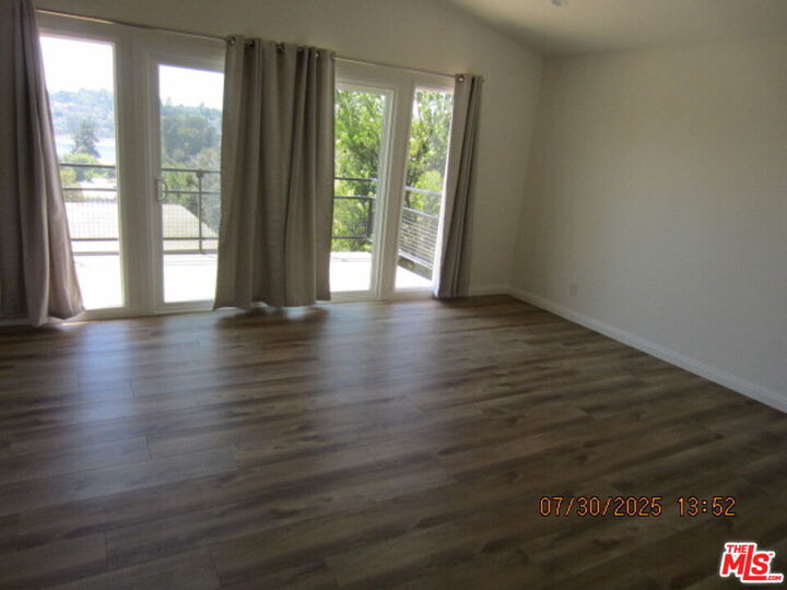 Property Photo: 2350 1/2 Teviot St CA 90039