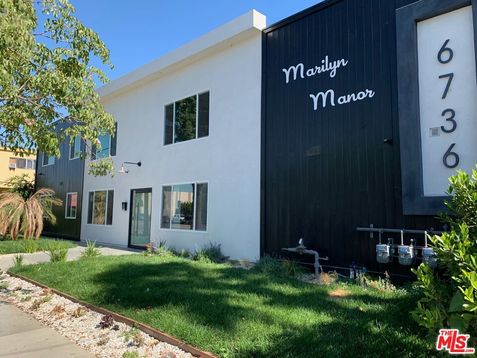 Property Photo:  6736 Woodley Ave  CA 91406 