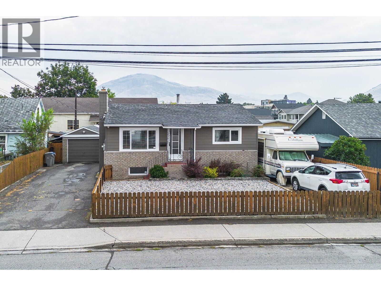 Property Photo: 608 Mackenzie Avenue BC V2B 3V4