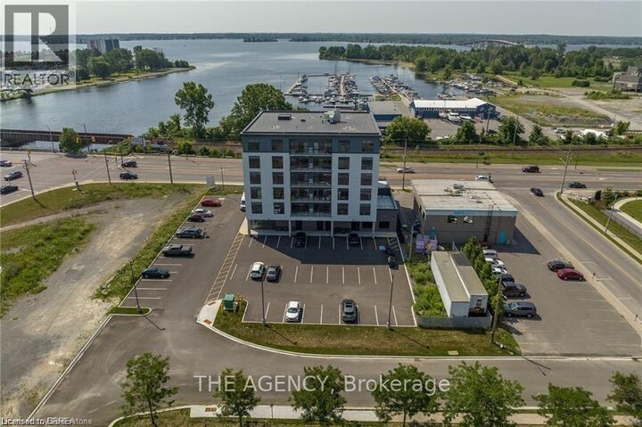 Property Photo:  2 Dundas Street West 401  ON K8P 1A1 