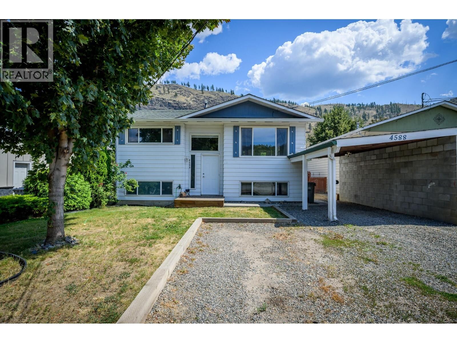 Photo de la propriété:  4588 Cammeray Drive  BC V2H 1L4 