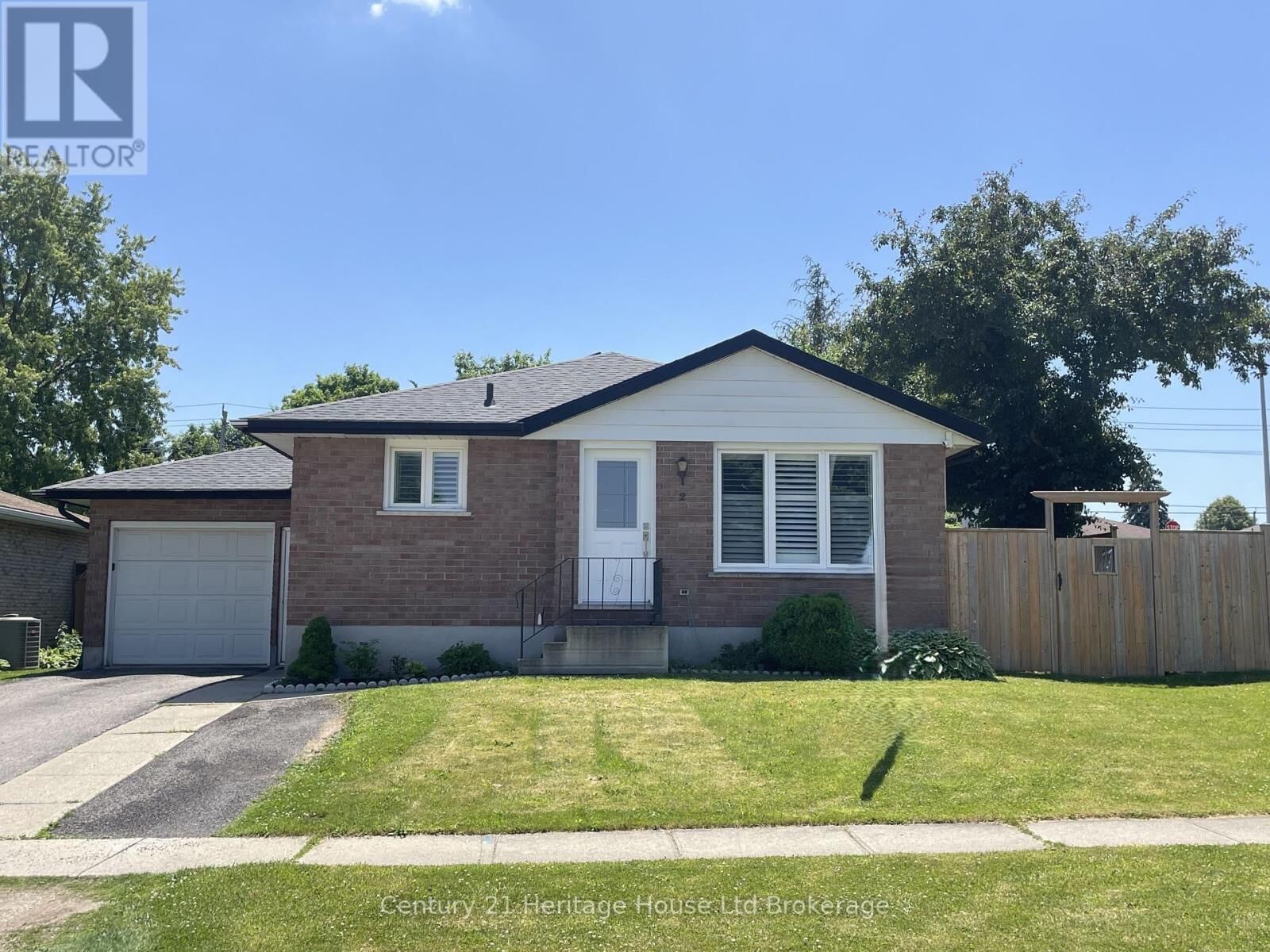 Photo de la propriété:  2 Chippewa Avenue  ON N4T 1A1 