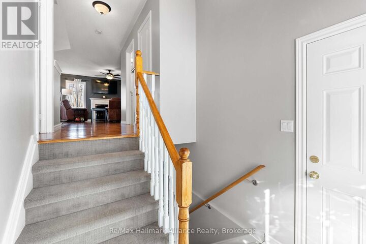 Property Photo:  20 Meadowood Drive  ON L9Z 3B8 
