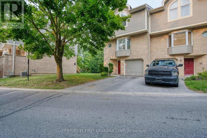 Property Photo:  9 Ailsa Place 89  ON N5Z 4Z6 