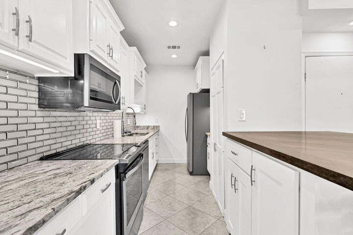 Property Photo: 195 Durango Road Unit 3A FL 32541