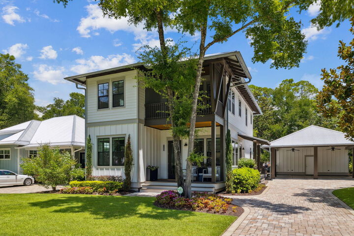 Property Photo:  568 Ricker Avenue  FL 32459 