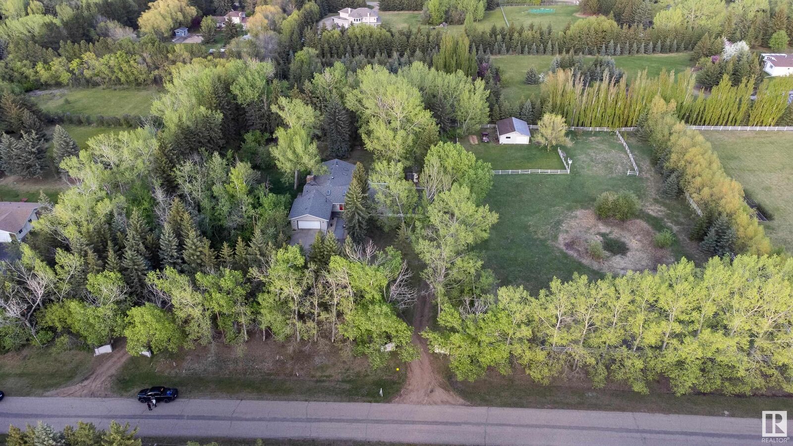 Property Photo: 52552 224 Range Road 134 AB T8A 4R7