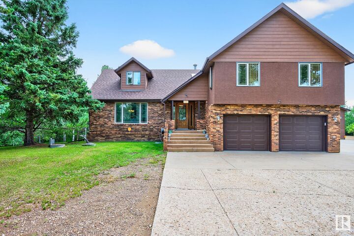 Property Photo:  473084 Rge Road 242 55  AB T0C 1Z0 